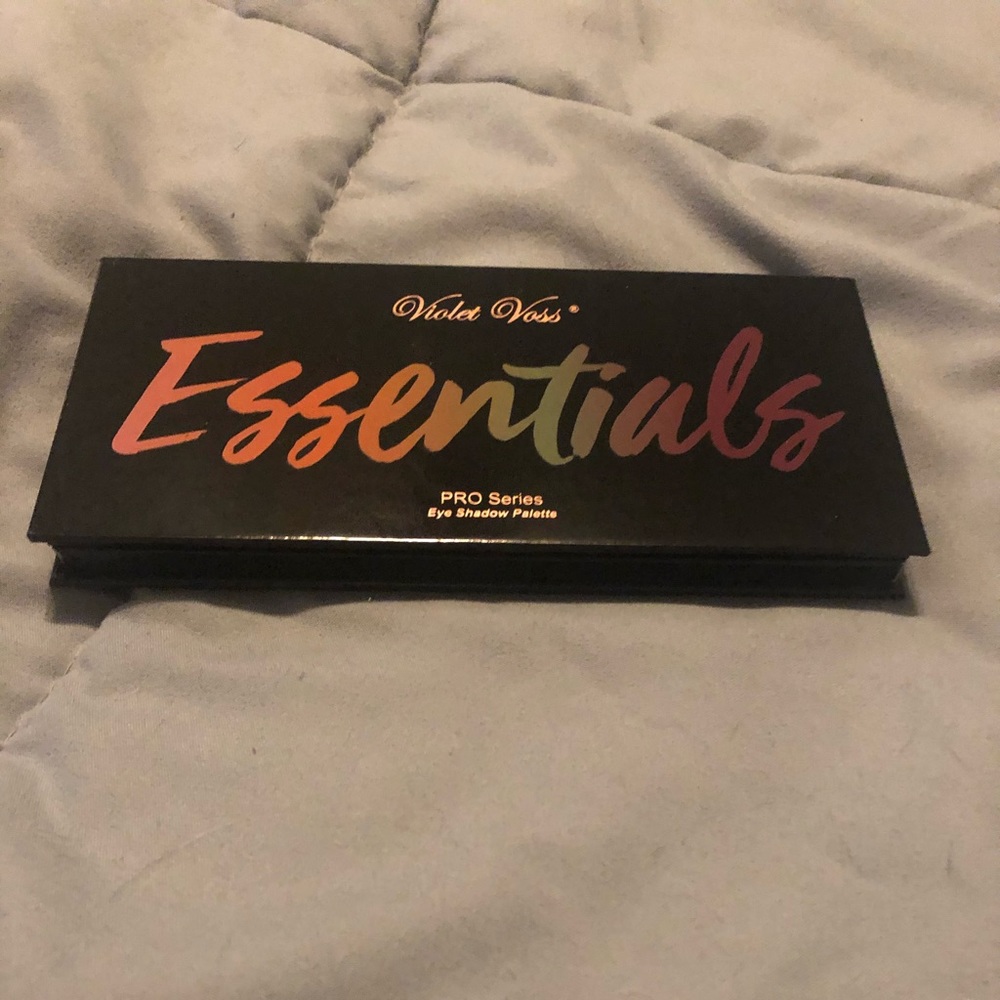 Violet Voss Essentials Eyeshadow Palette